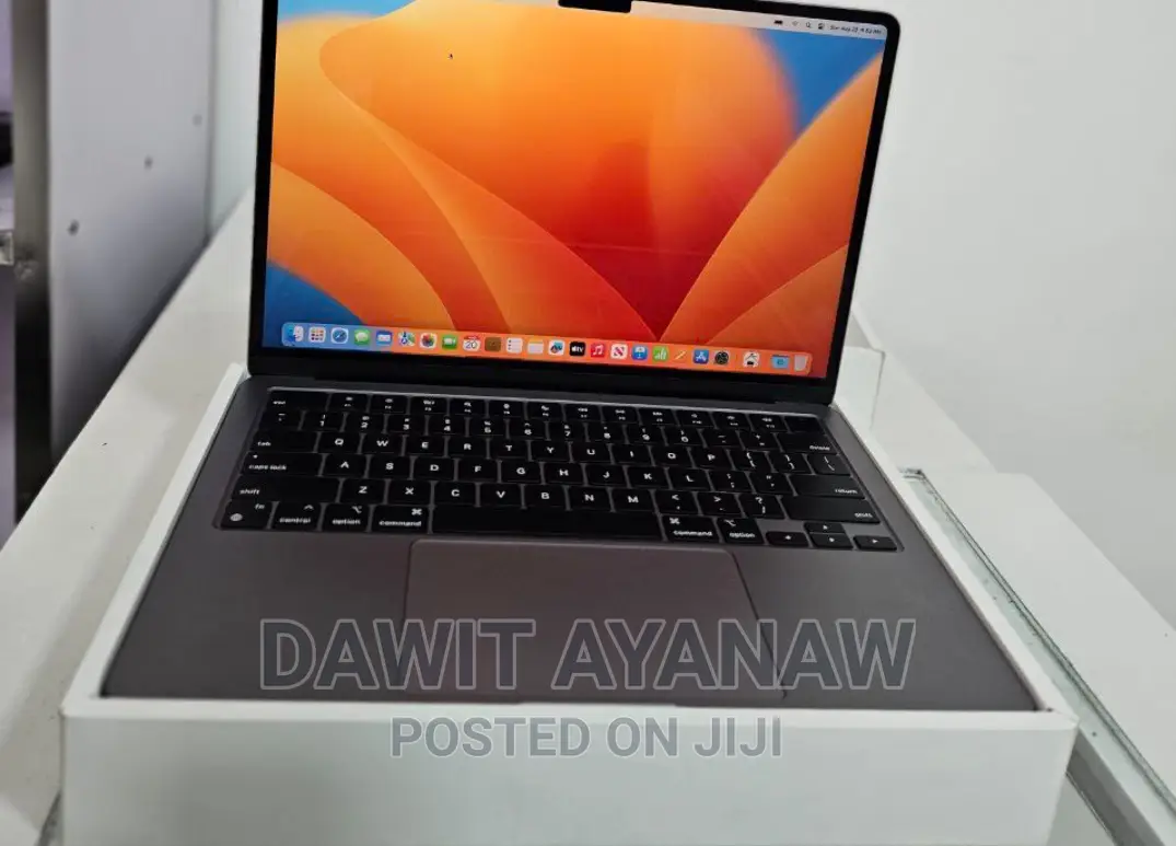 New Laptop Apple MacBook Air 2023 M2 8GB Apple M2 SSD 256GB