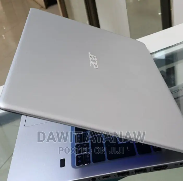 New Laptop Acer Swift 1 4GB Intel Core 2 Quad SSD 128GB