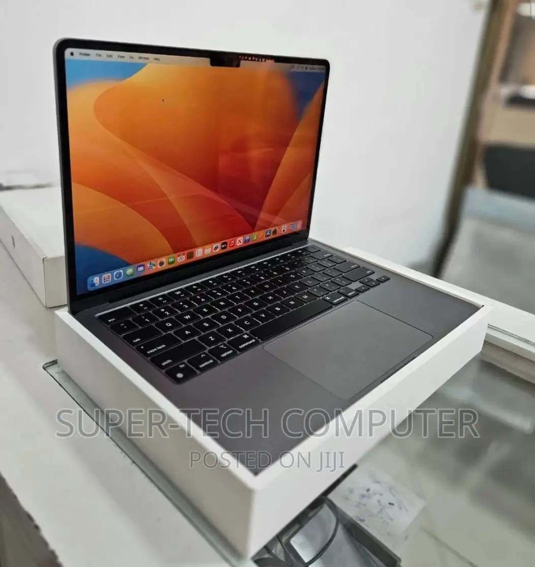 New Laptop Apple MacBook Air 2023 M2 8GB Apple M2 SSD 256GB