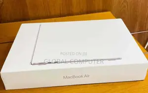 Photo - New Laptop Apple MacBook Air 2022 M2 8GB Apple M2 SSD 256GB