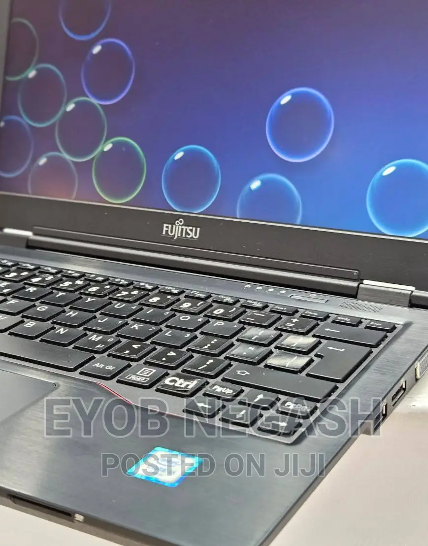 Laptop Fujitsu Lifebook U757 16GB Intel Core I5 SSD 256GB