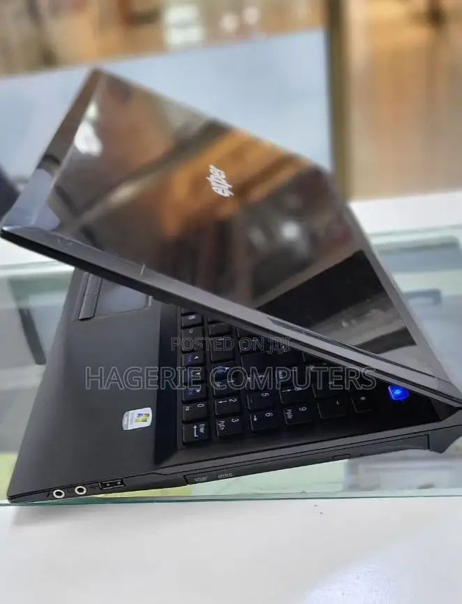 New Laptop 4GB Intel Core I3 HDD 250GB