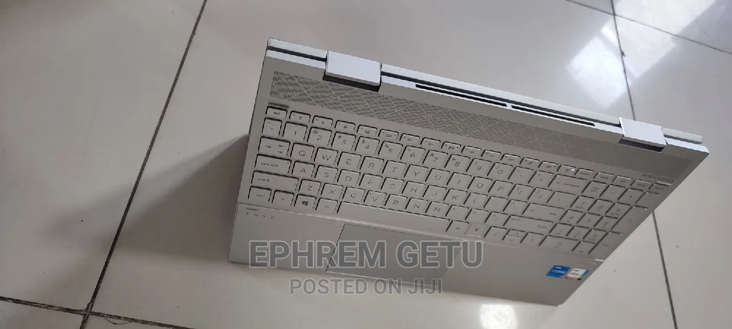 New Laptop HP Envy X360 8GB Intel Core I5 SSD 512GB
