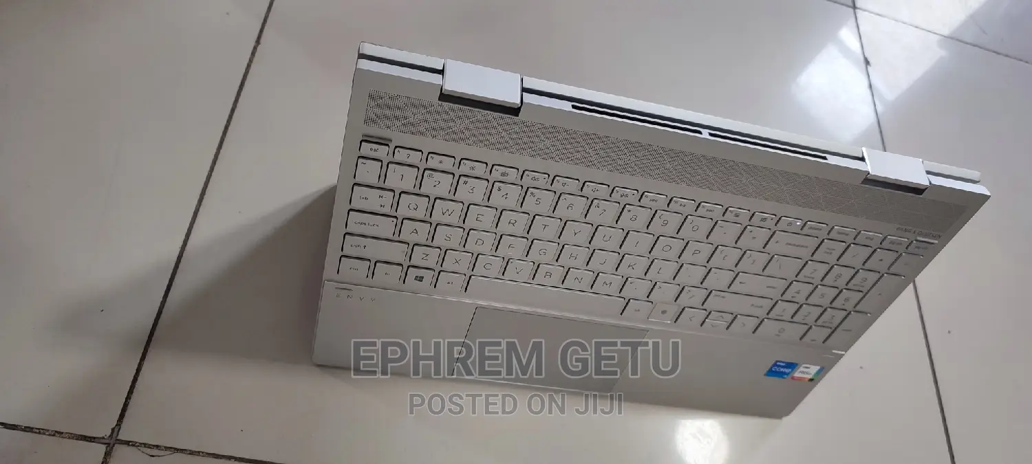 New Laptop HP Envy X360 8GB Intel Core I5 SSD 512GB