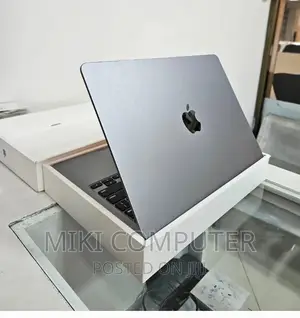 Photo - New Laptop Apple MacBook Air 2023 M2 8GB Intel SSD 256GB