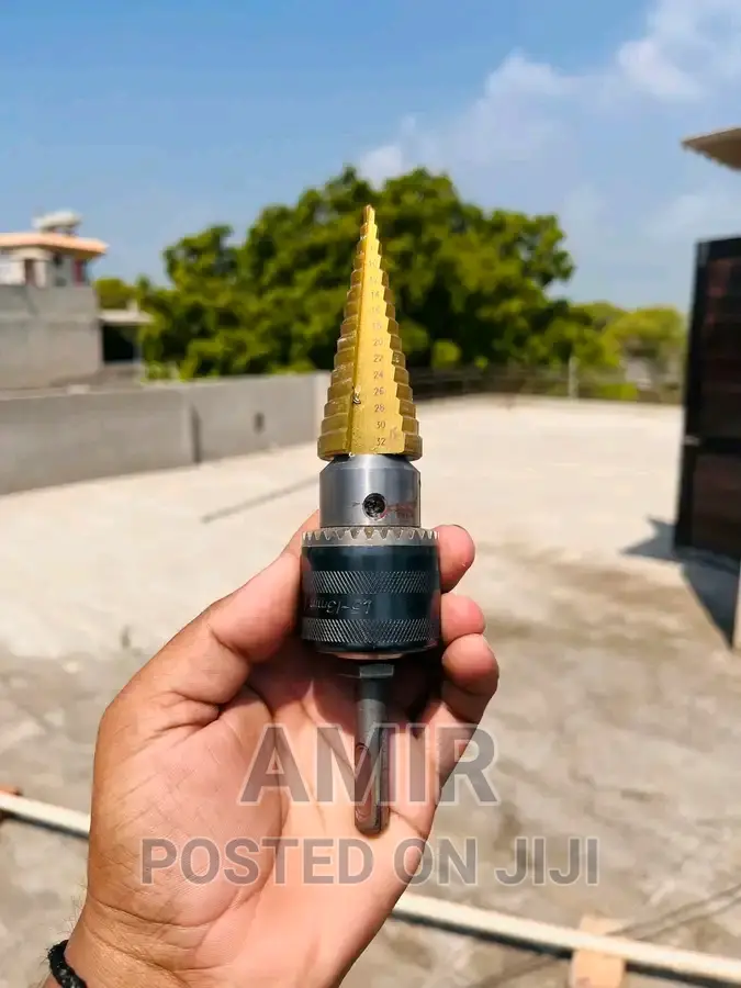Step Drill Bit With Chuck