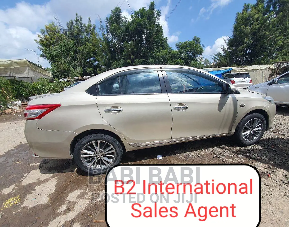 Toyota Yaris 2016 Beige