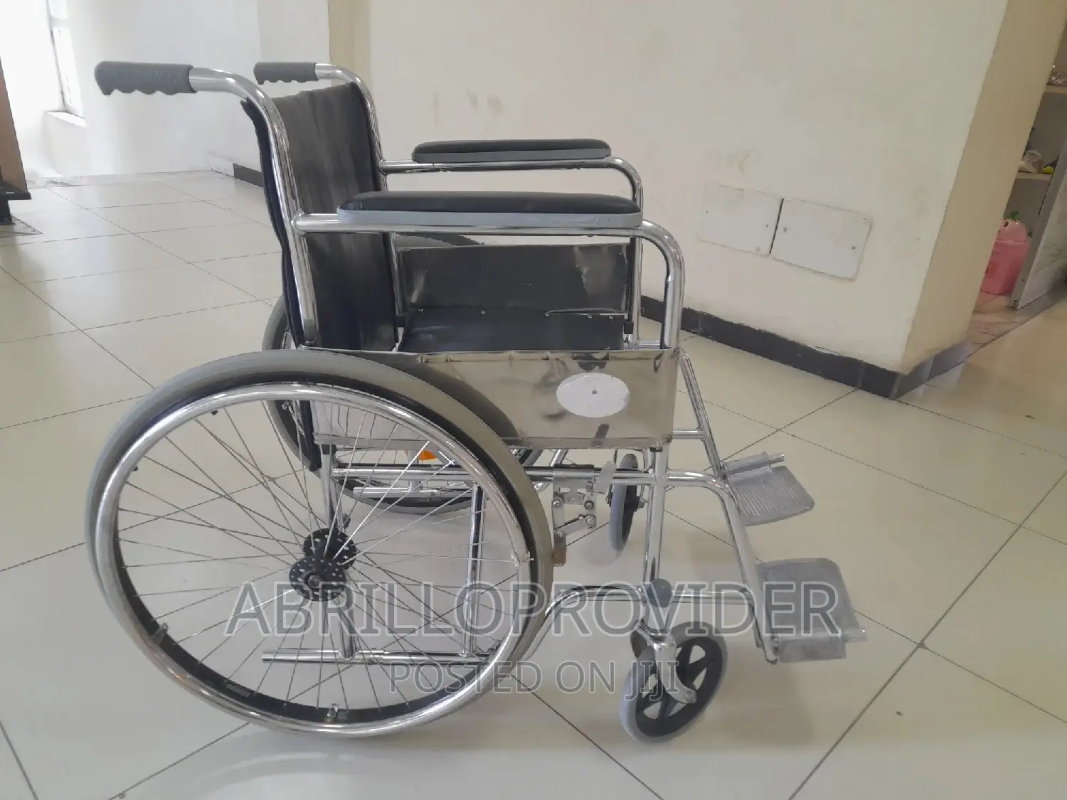 Almost New Wheelchair/Second HAND WHEELCHAIR/*WHEELCHAIR