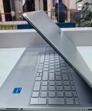 New Laptop HP 15-Da2933nia 8GB Intel Core I3 SSD 512GB