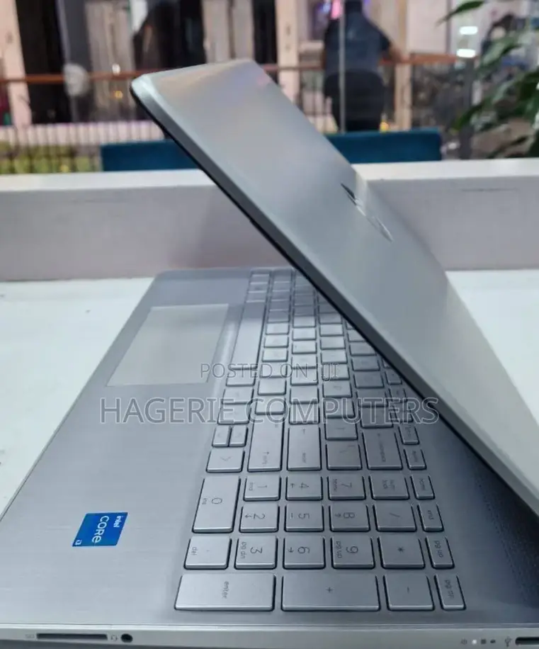 New Laptop HP 15-Da2933nia 8GB Intel Core I3 SSD 512GB