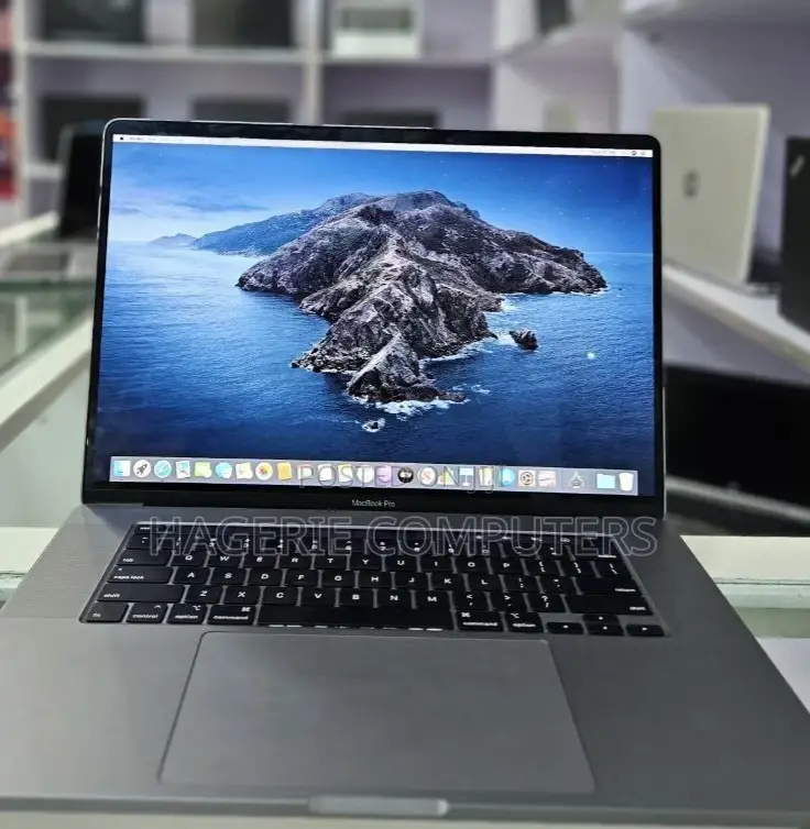 New Laptop Apple MacBook Pro 2019 16GB Intel Core I9 SSD 512GB