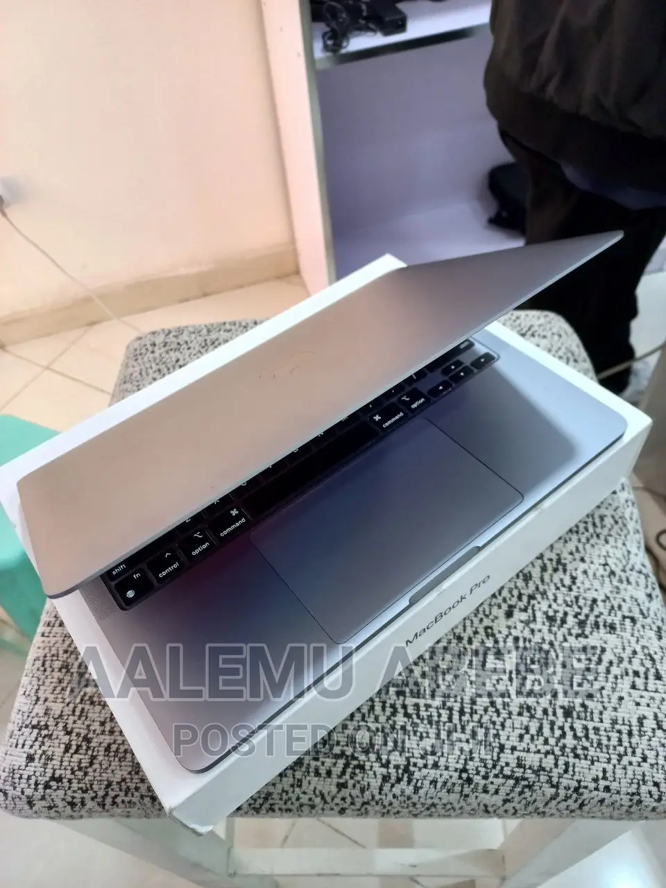 New Laptop Apple MacBook Pro 2021 M1 8GB Apple M1 Pro SSD 512GB