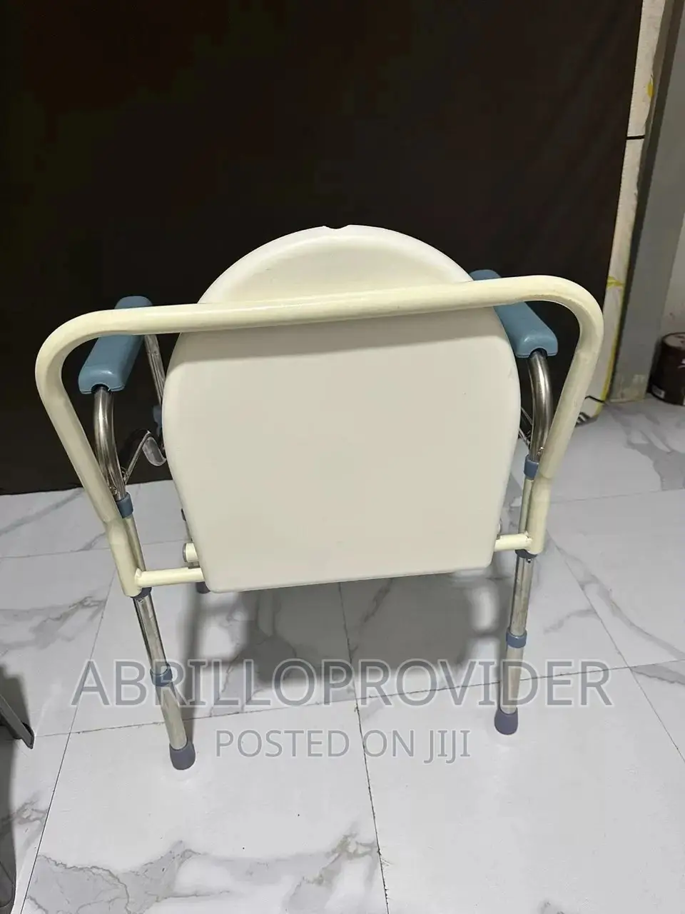 Commode Chair With Height Adjustment/Foldable COMMODE CHAIR