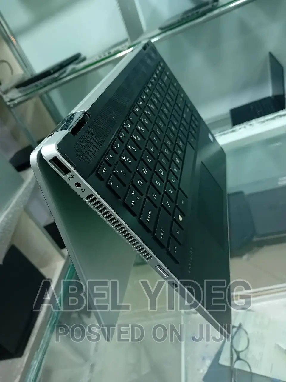 New Laptop HP Pavilion X360 8GB Intel Core i5 SSD 256GB