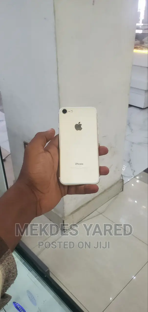 Apple iPhone 7 128 GB Gold