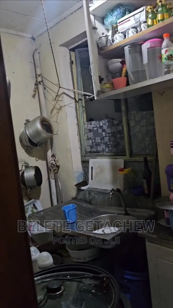 2bdrm Condo in ሾላ ሱመያ መስጊድ ጋ , Yeka for sale