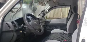 Toyota Grand HiAce 2002 Silver