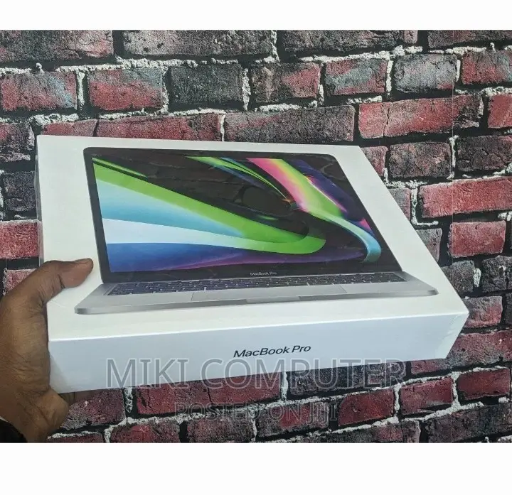 New Laptop Apple MacBook Pro 2022 M2 8GB Intel SSD 256GB