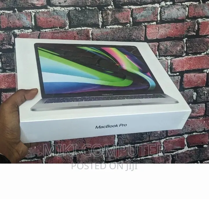 New Laptop Apple MacBook Pro 2022 M2 8GB Intel SSD 256GB