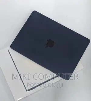 Photo - New Laptop Apple MacBook Air 2020 M1 8GB Intel SSD 256GB