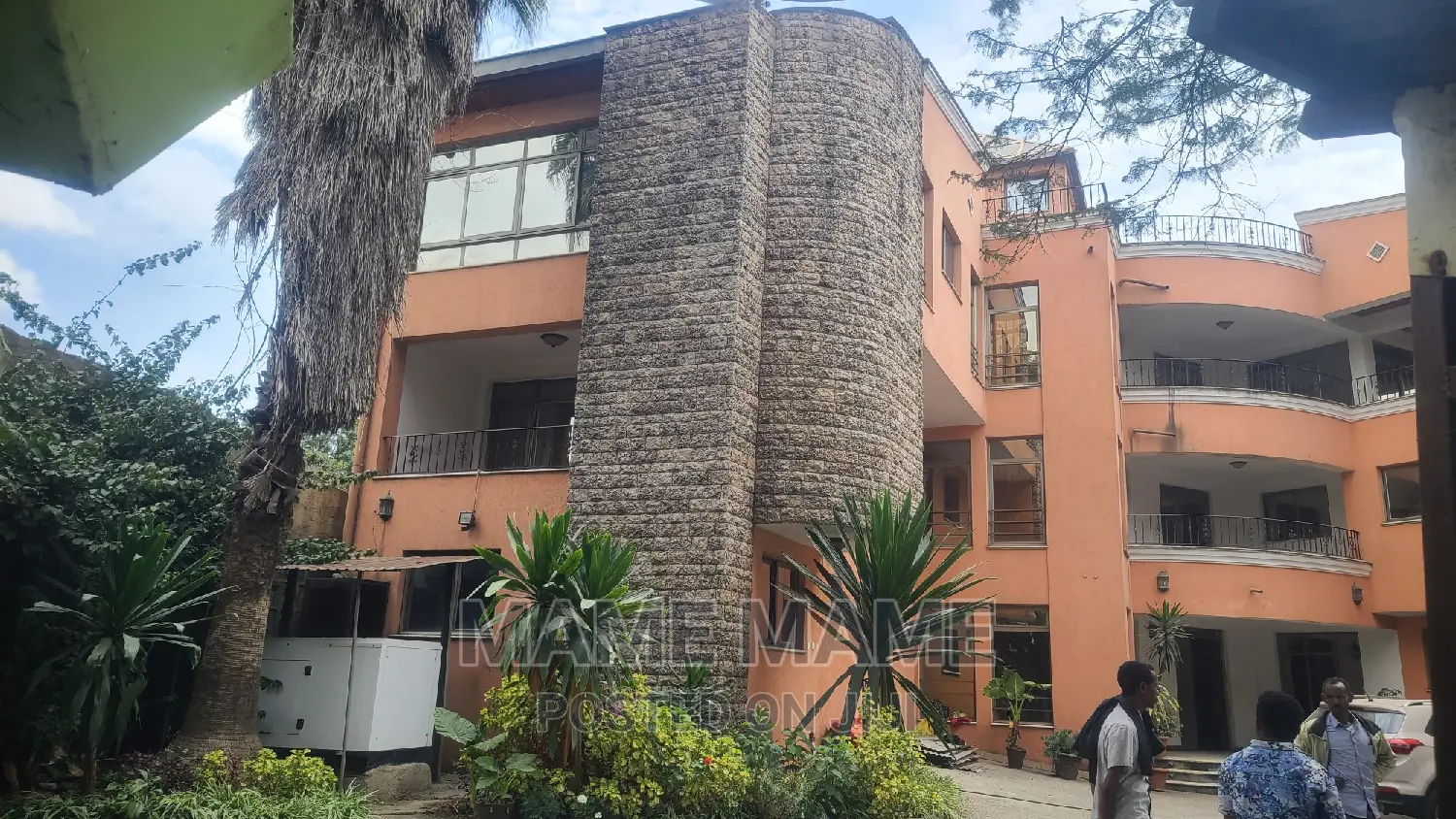 13bdrm House in Addis Abeba, Bole for rent