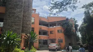 13bdrm House in Addis Abeba, Bole for rent