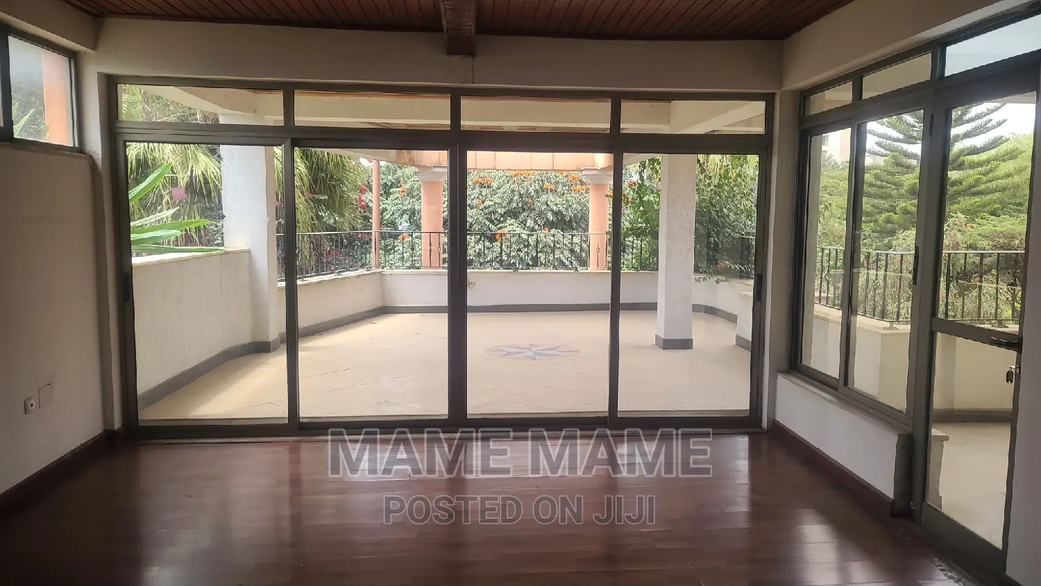 13bdrm House in Addis Abeba, Bole for rent