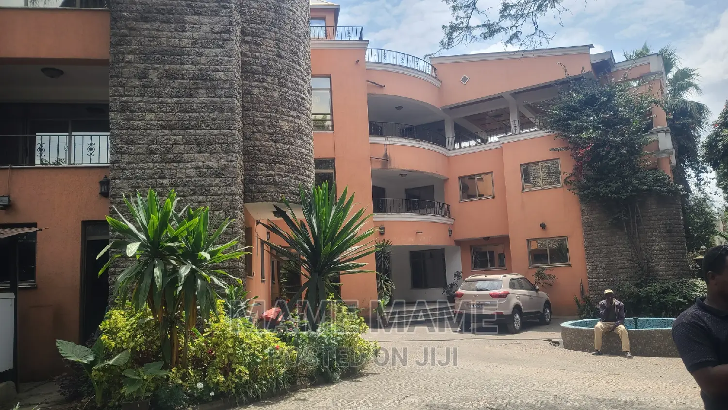 13bdrm House in Addis Abeba, Bole for rent