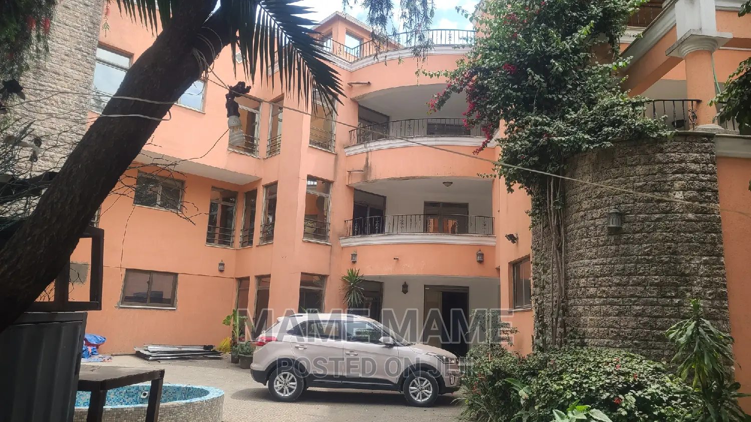 13bdrm House in Addis Abeba, Bole for rent