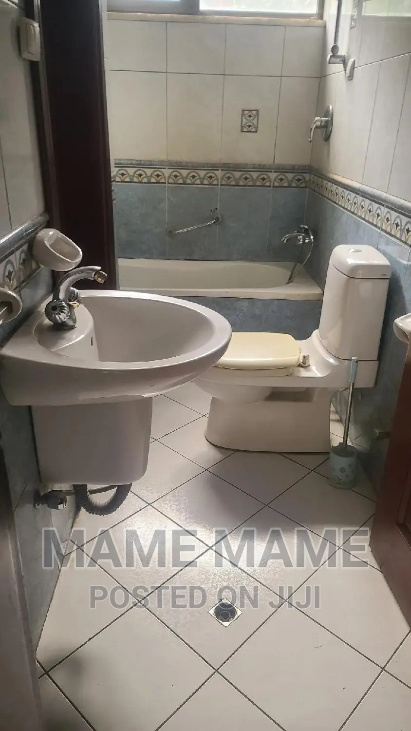 13bdrm House in Addis Abeba, Bole for rent