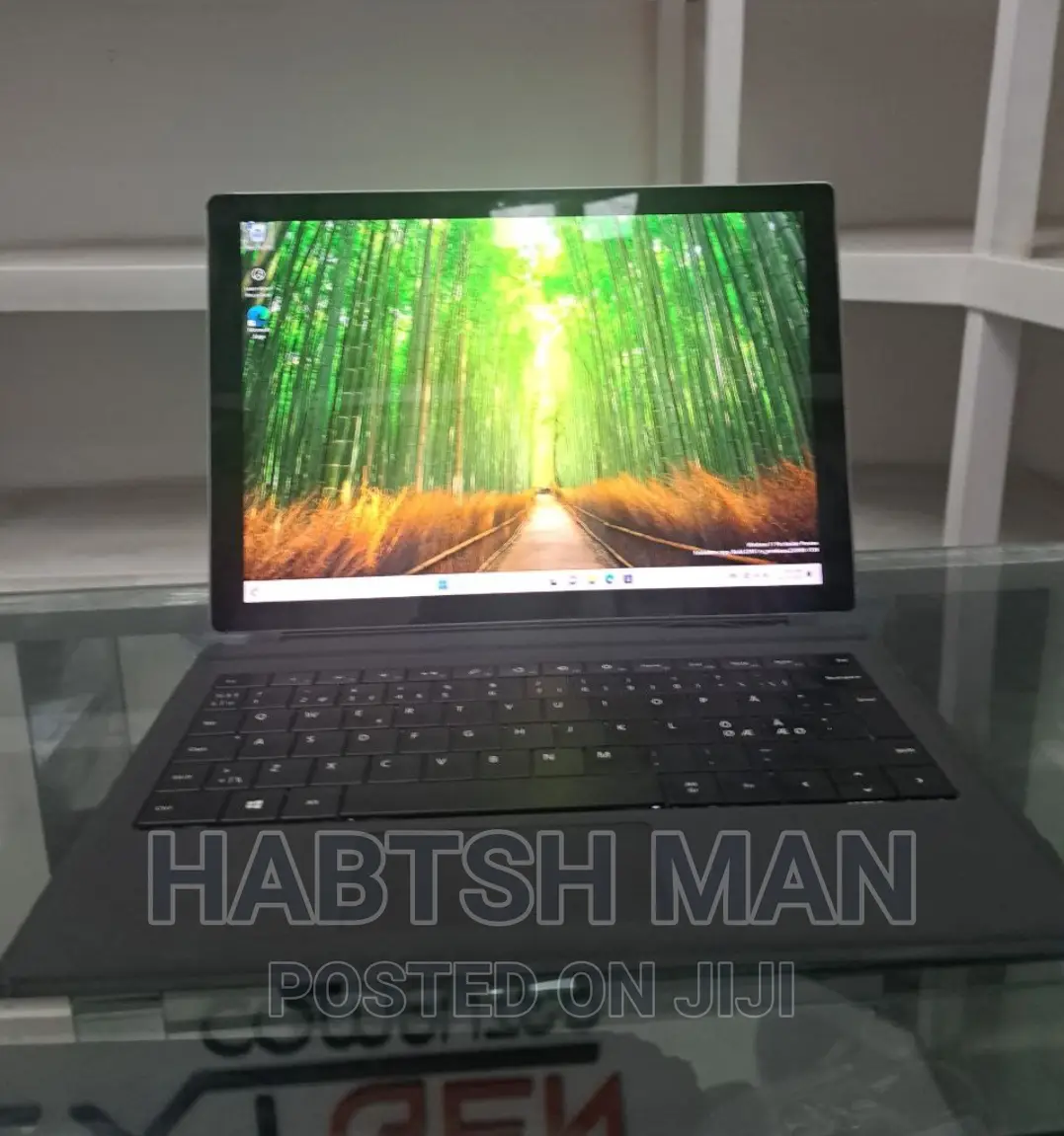 New Laptop Microsoft Surface 8GB Intel Core I5 SSD 256GB