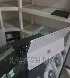 New Laptop Microsoft Surface 8GB Intel Core I5 SSD 256GB