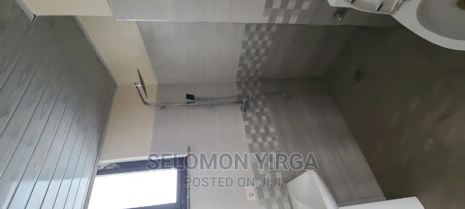 2bdrm Apartment in አድስ አበባ, Bole for rent