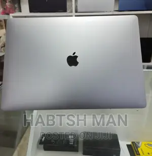Photo - New Laptop Apple MacBook Pro 2017 16GB Intel Core I7 SSD 512GB