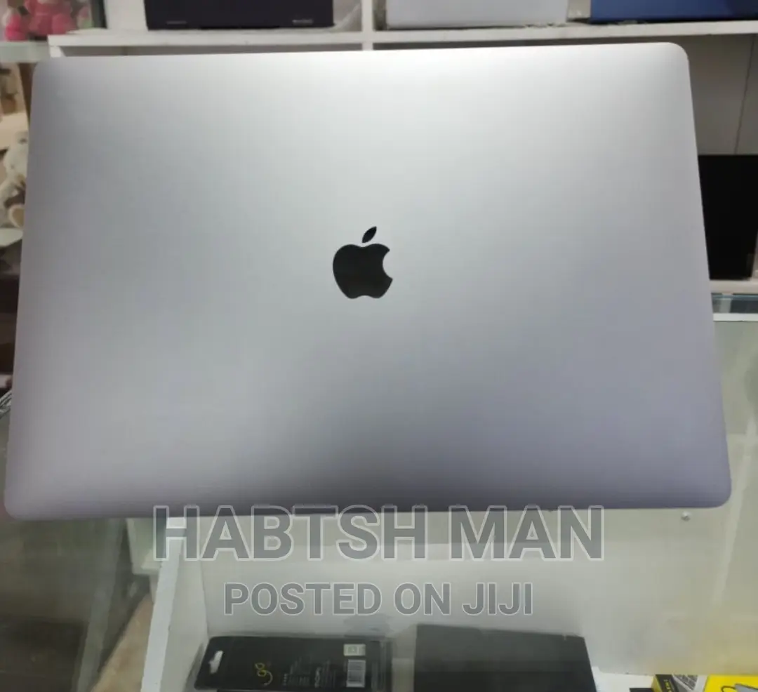 New Laptop Apple MacBook Pro 2017 16GB Intel Core I7 SSD 512GB