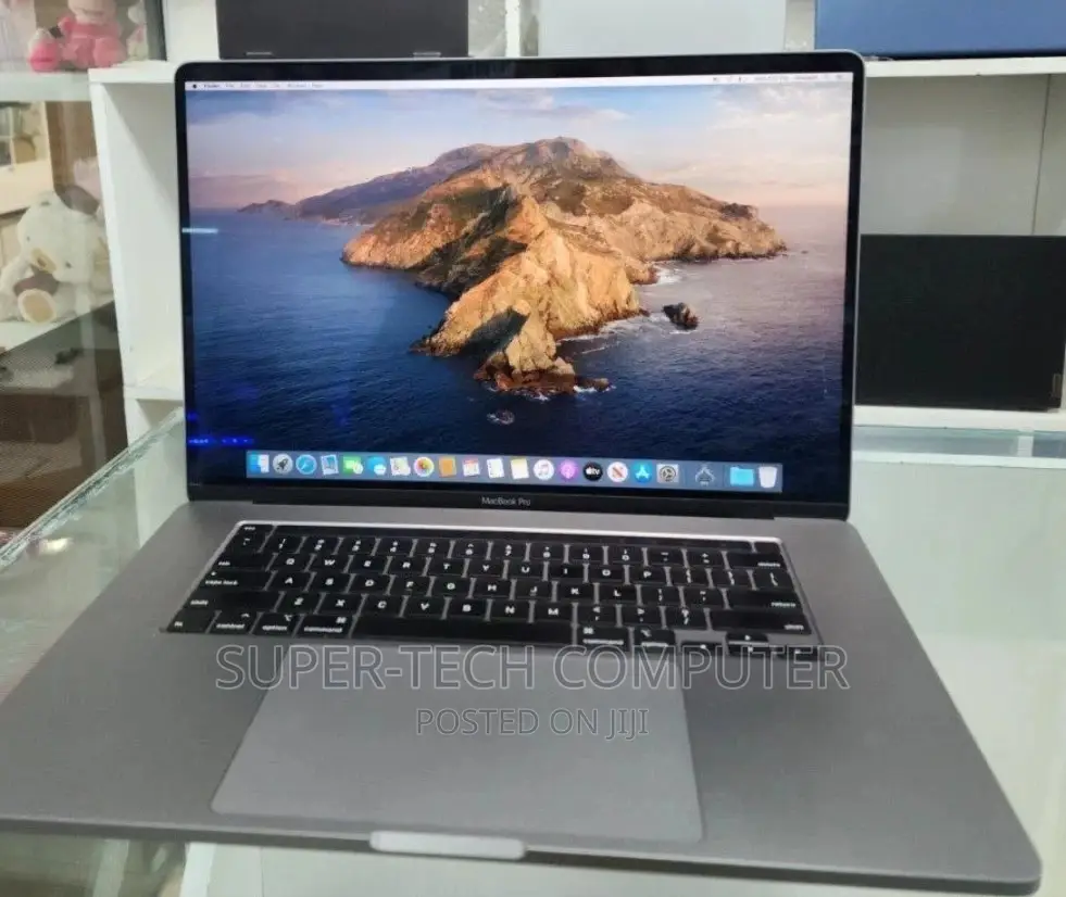 New Laptop Apple MacBook Pro 2017 16GB Intel Core I7 SSD 512GB