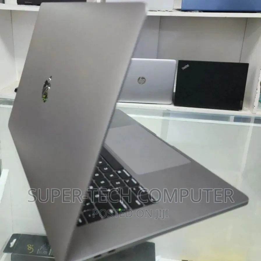 New Laptop Apple MacBook Pro 2017 16GB Intel Core I7 SSD 512GB