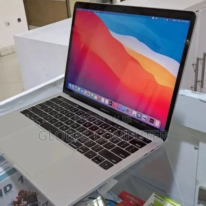 New Laptop Apple MacBook 2019 8GB Intel Core I5 SSD 512GB