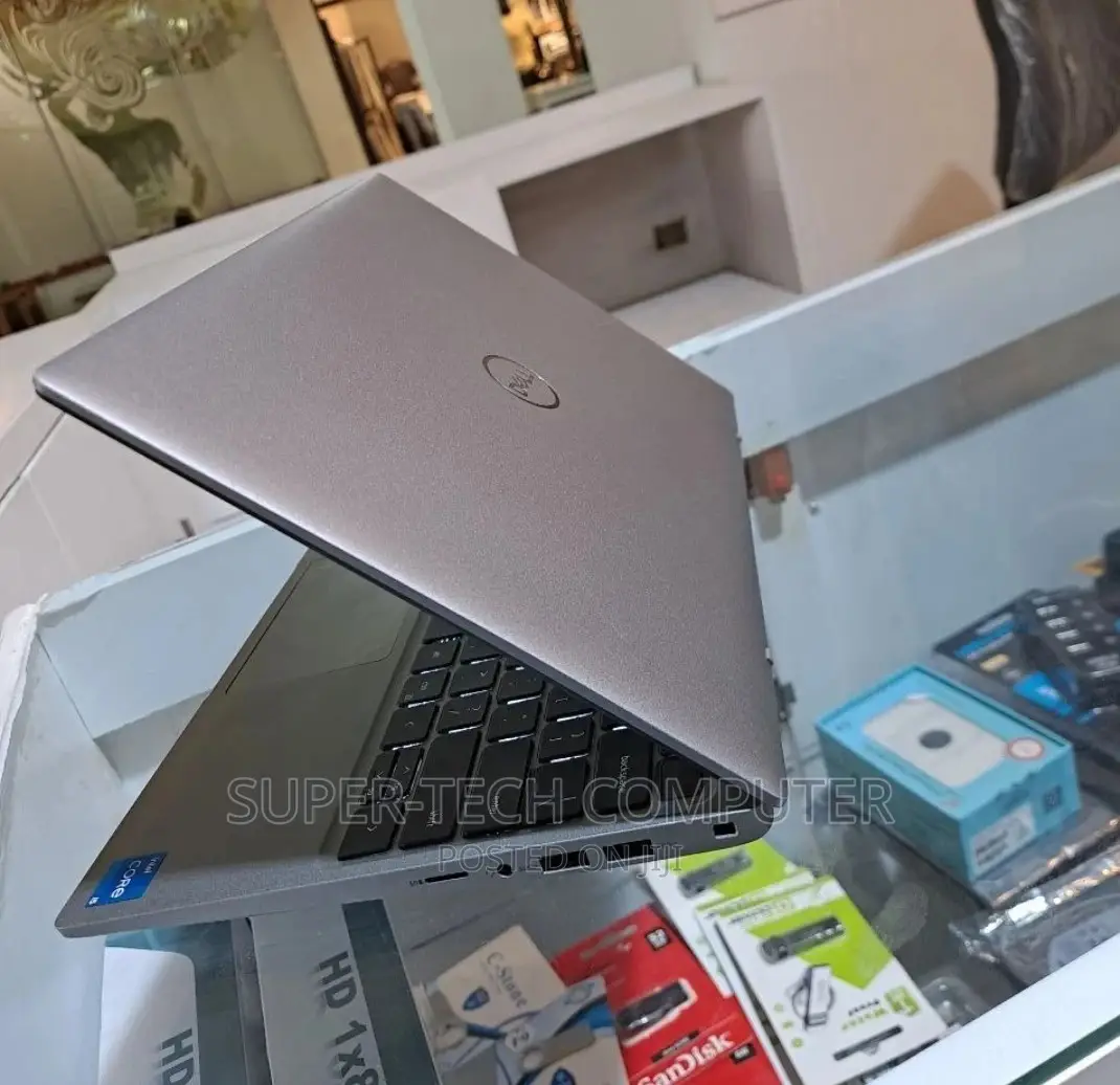 New Laptop Dell Inspiron 15 8GB Intel Core I5 SSD 256GB