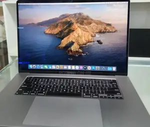 Photo - New Laptop Apple MacBook Pro 2017 16GB Intel Core I7 SSD 512GB