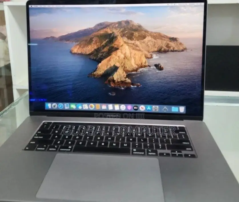 New Laptop Apple MacBook Pro 2017 16GB Intel Core I7 SSD 512GB