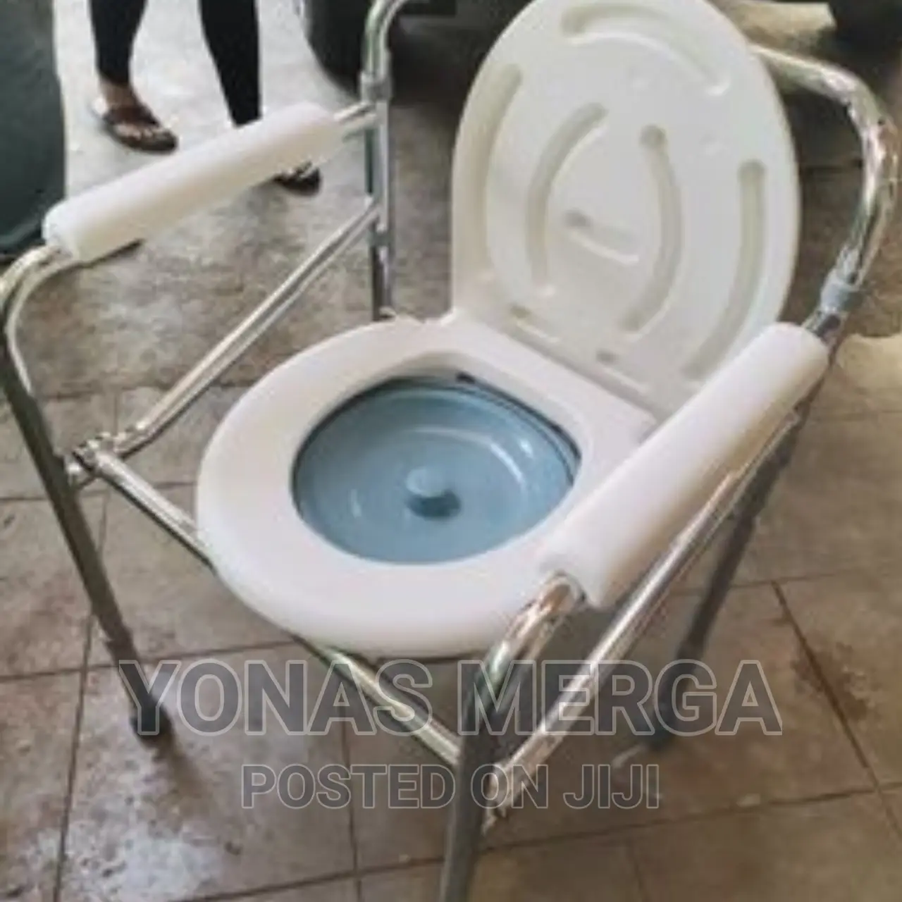 Steel Fold Commode Chair_ With Pot,/Commode Chair/