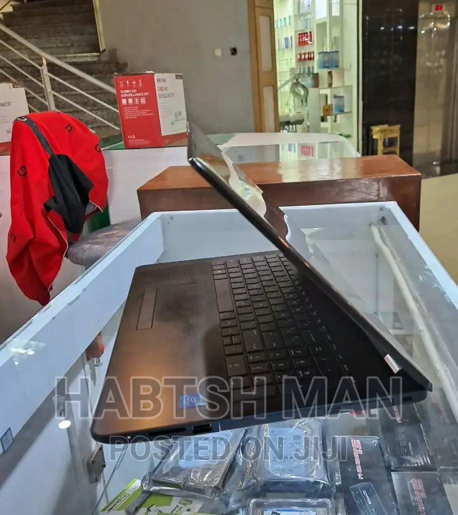 New Laptop HP Stream Notebook 4GB Intel Core 2 Quad HDD 750GB