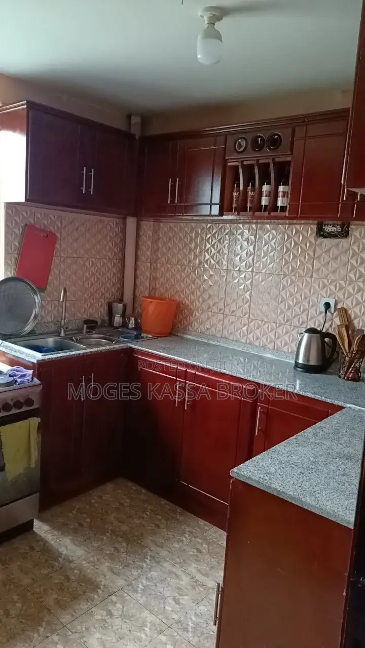 አስቸኳይ የሚሸጥ ቦሌ አራብሳ 4ኛ ወለል ኮንደምንየም