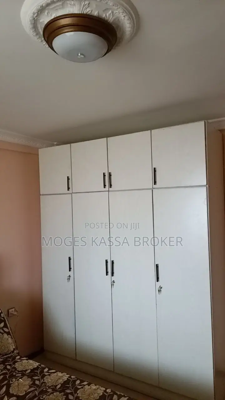 አስቸኳይ የሚሸጥ ቦሌ አራብሳ 4ኛ ወለል ኮንደምንየም