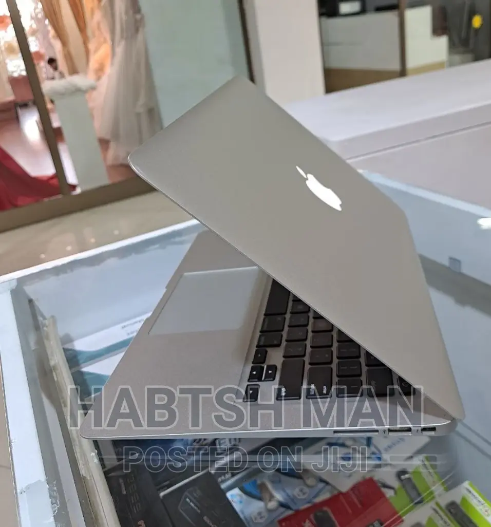 New Laptop Apple MacBook Air 2015 4GB Intel Core I5 SSD 128GB