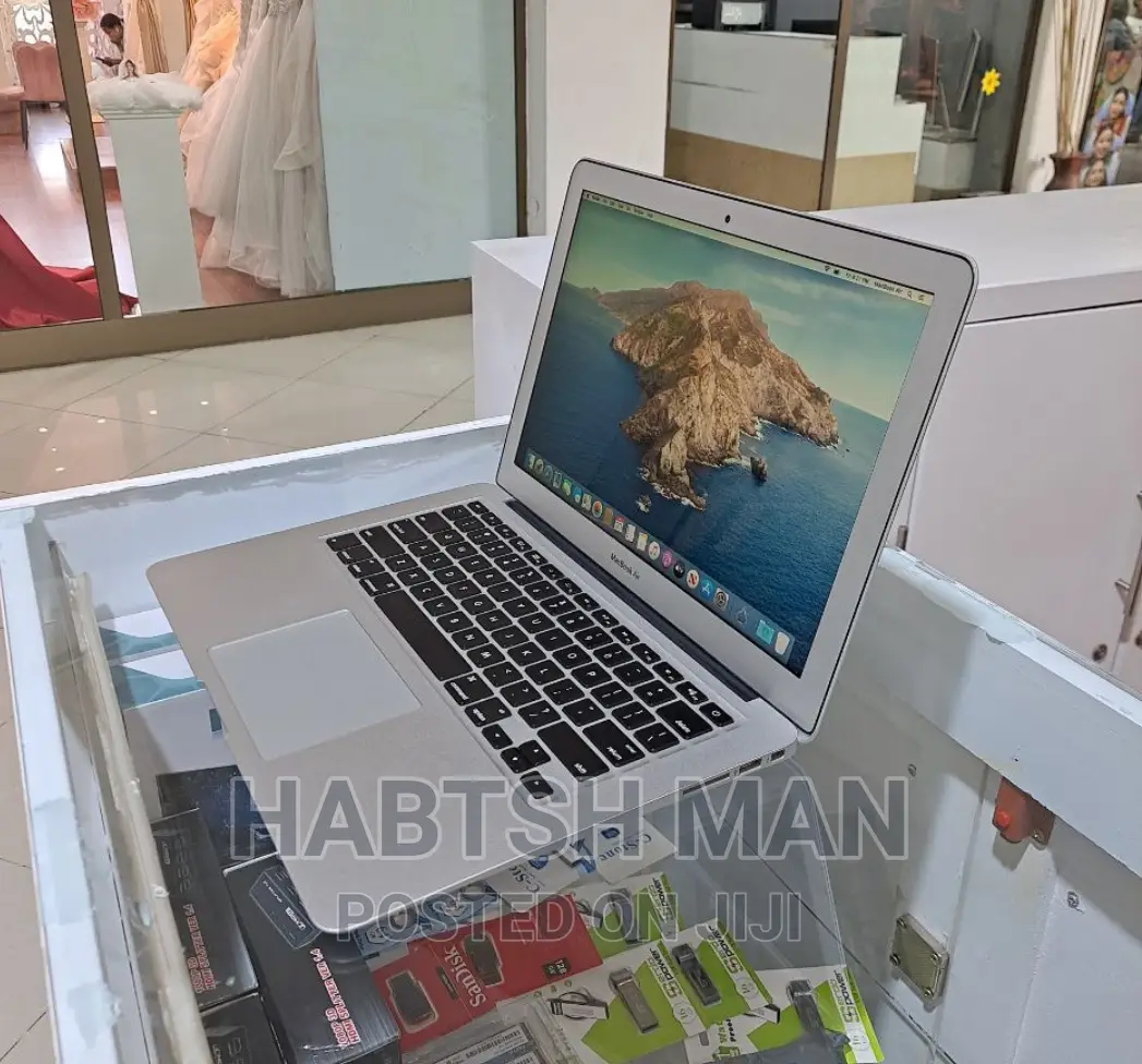 New Laptop Apple MacBook Air 2015 4GB Intel Core I5 SSD 128GB