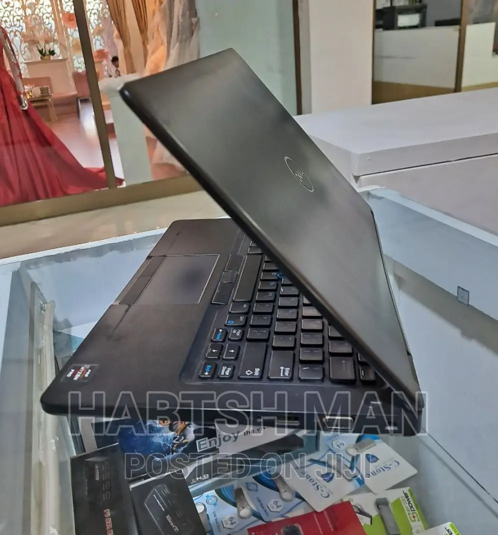 New Laptop Dell 8GB AMD Ryzen 5 SSD 256GB