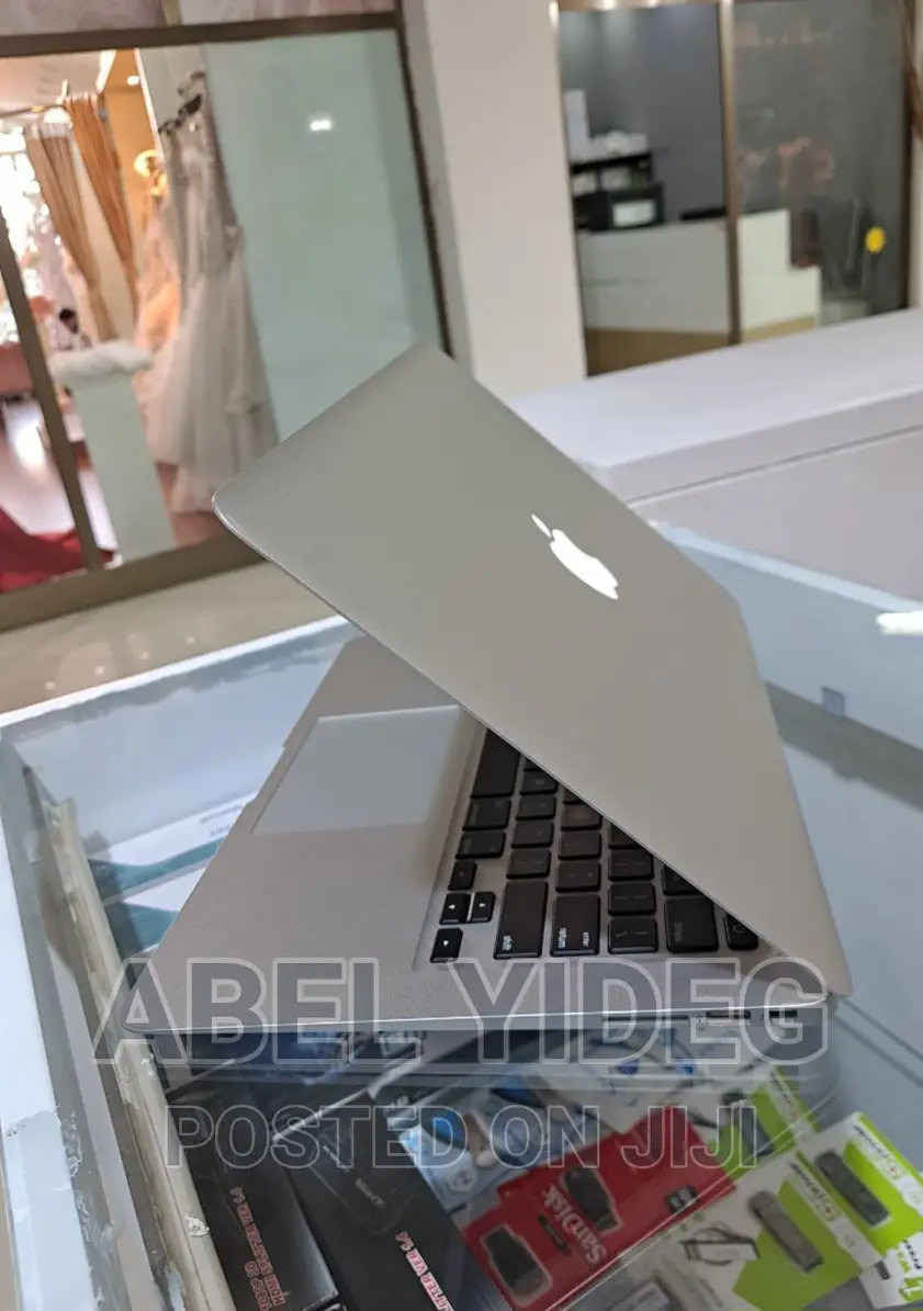 New Laptop Apple MacBook Air 2015 4GB Intel Core I5 SSD 128GB