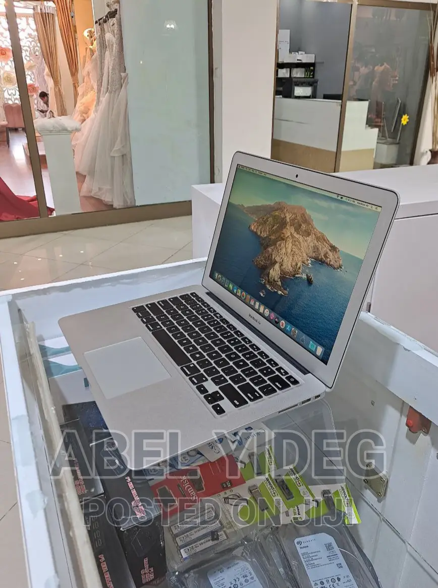 New Laptop Apple MacBook Air 2015 4GB Intel Core I5 SSD 128GB